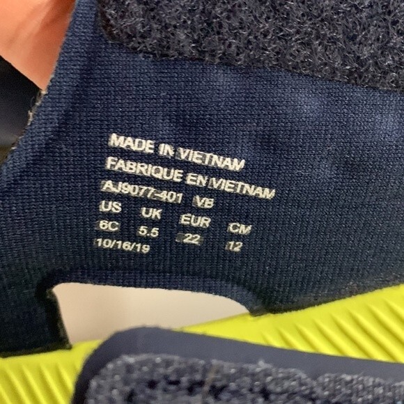 Nike Sunray Adjust 5 Midnight Infant Sandals Navy And Lemon Venom size 6C - Picture 4 of 8